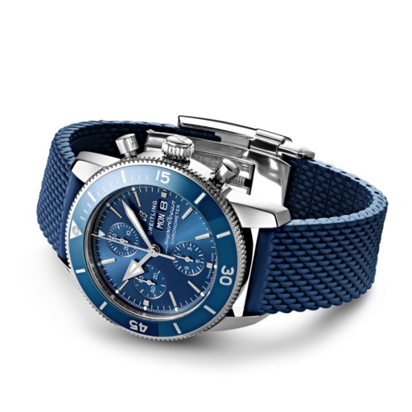 Montre Breitling  Superocean Heritage II 44 mm  Chronographe Bleu Bracelet caoutchouc Aéro Classic boucle déployante