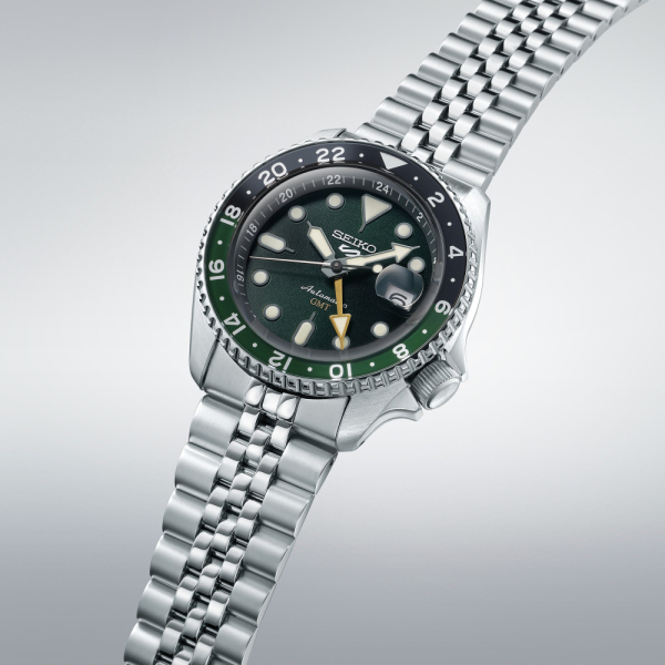 Montre Seiko 5 Sports SSK035K1 ports GMT - SKX cadran vert