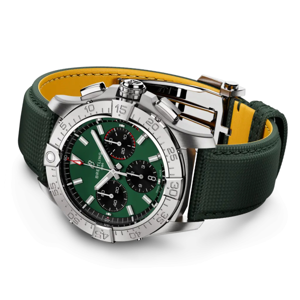 Montre Breitling Avenger B01 Chronograph 42 Cadran Vert Bracelet Vert