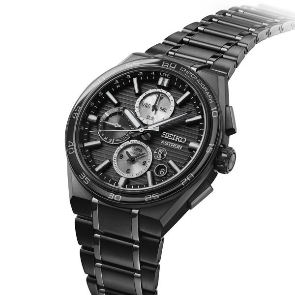 Montre Seiko Astron SSH179J1 Chronographe GPS Solaire Dual Time 